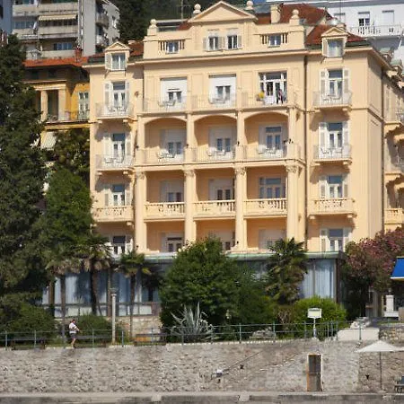 Szálloda Lungomare - By Liburnia & 3*