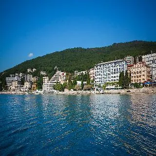 Lungomare - By Liburnia & Szálloda 3*